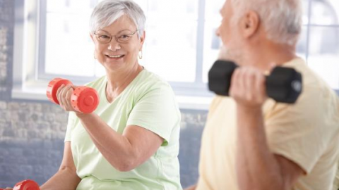 A importância do exercício físico para os idosos: mantendo a saúde e bem-estar
